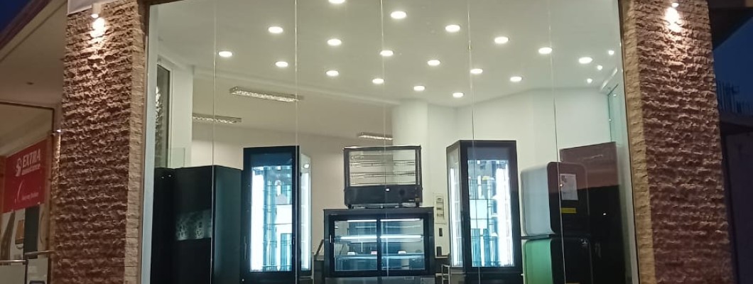 Cormofrost Point κόβει την κόκκινη κορδέλα Cormofrost Point κόβει την κόκκινη κορδέλα